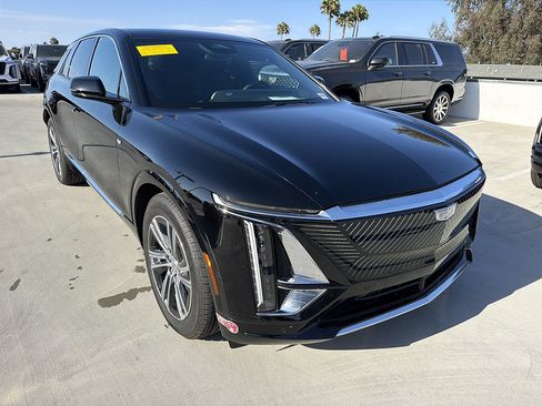 Used 2024 Cadillac Lyriq Luxury RWD image 3