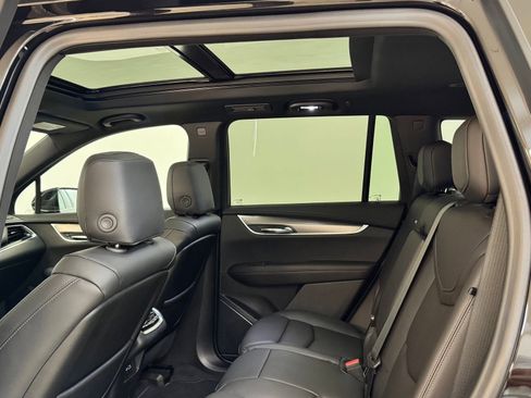 New 2025 Cadillac XT6 Luxury image 27