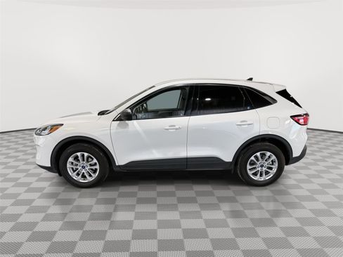 Used 2022 Ford Escape SE AWD/4WD image 2