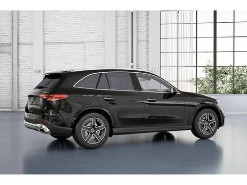 Used 2026 Mercedes-Benz GLC 300 4MATIC image 19