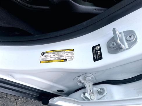 Used 2022 Jeep Grand Cherokee L Limited image 37