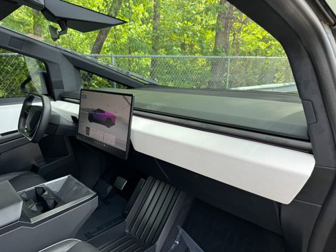 Used 2024 Tesla Cybertruck AWD Crew Cab image 49