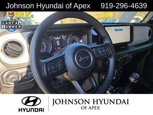 Used 2025 Jeep Wrangler Sport image 24