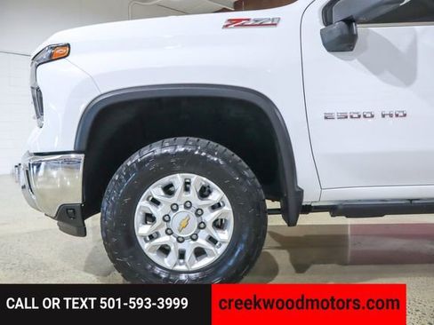 Used 2024 Chevrolet Silverado 2500 LTZ w/ LTZ Convenience Package image 32