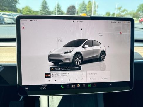 Used 2023 Tesla Model Y Long Range AWD/4WD image 11