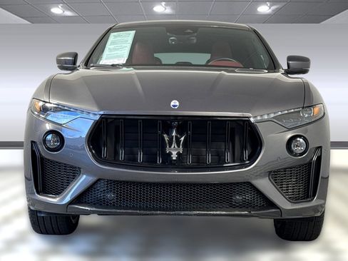 Used 2023 Maserati Levante Trofeo image 5