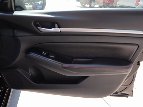 Used 2024 Nissan Altima 2.5 SR image 10