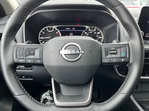 Used 2025 Nissan Rogue SV FWD image 30