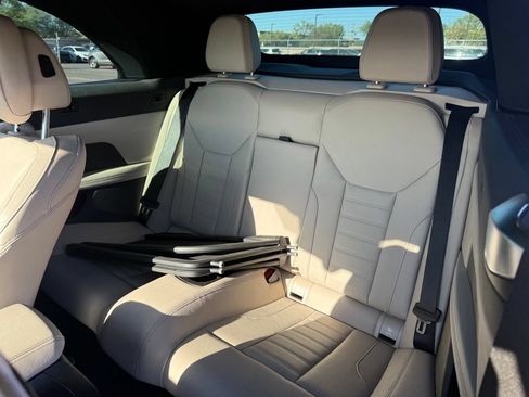 Used 2022 BMW M440i Convertible RWD image 9