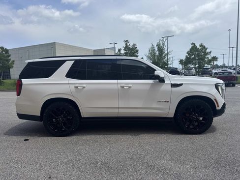 Used 2025 GMC Yukon AT4 w/ AT4 Premium Plus Package AWD/4WD image 5