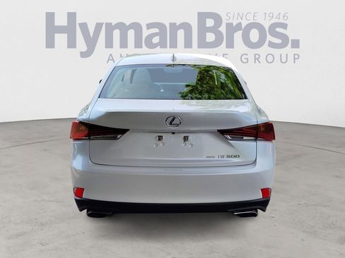 Used 2018 Lexus IS 300 AWD w/ Comfort Package image 4