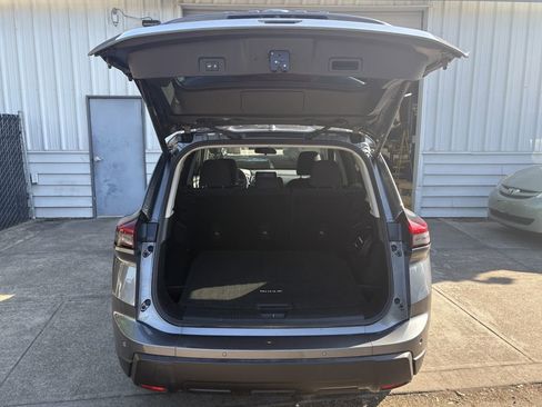 Certified 2024 Nissan Rogue SV image 10