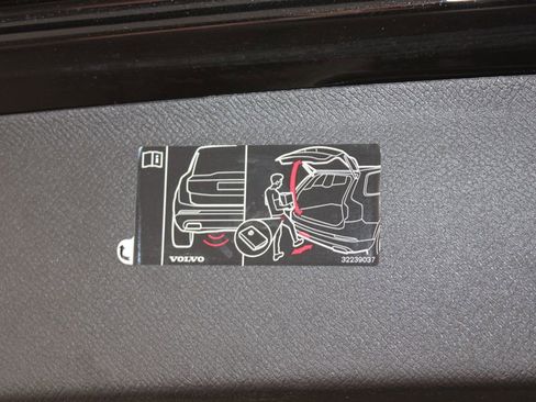 Used 2024 Volvo XC90 T8 Plus w/ Protection Package Premier image 16