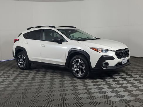 Used 2026 Subaru Crosstrek 2.0i Premium image 2