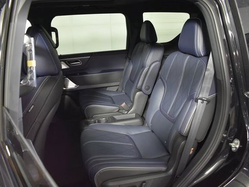 New 2026 INFINITI QX80 4WD image 12