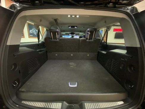 Used 2018 Cadillac Escalade ESV Luxury image 14