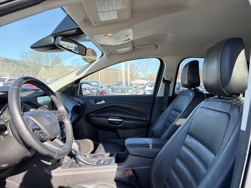 Used 2018 Ford Escape SEL w/ Ford Safe & Smart Package image 11