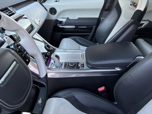 Used 2021 Land Rover Range Rover Sport SVR image 30