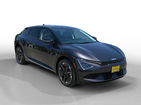 New 2026 Kia EV6 Wind RWD image 7