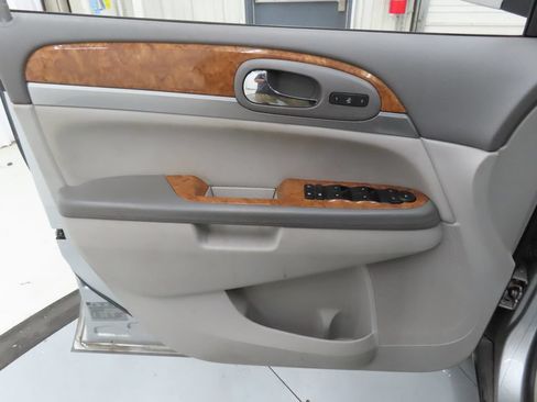 Used 2011 Buick Enclave CXL FWD image 9