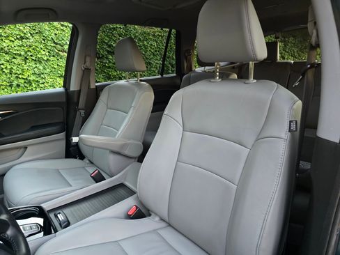 Used 2019 Honda Pilot Touring image 25