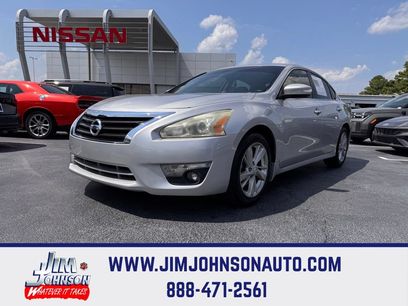 Used 2014 Nissan Altima 2.5 SL w/ Moonroof Package