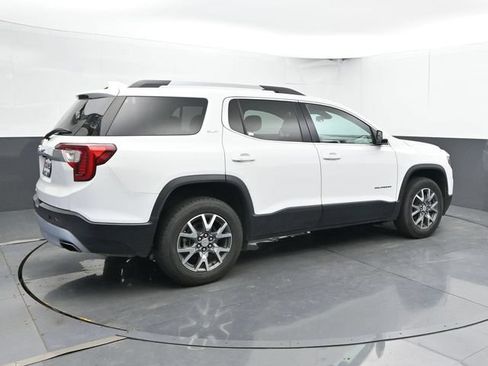 Used 2023 GMC Acadia SLT FWD image 2