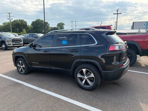 Used 2019 Jeep Cherokee Limited AWD/4WD image 3