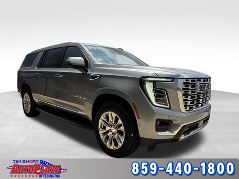 Used 2025 GMC Yukon XL Denali AWD/4WD image 8