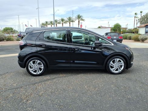 Used 2022 Chevrolet Bolt LT FWD image 3