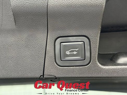 Used 2019 GMC Acadia Denali w/ Technology Package AWD/4WD image 15