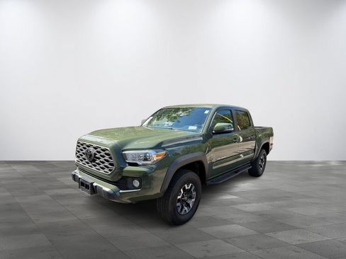 Used 2022 Toyota Tacoma TRD Off-Road AWD/4WD image 3