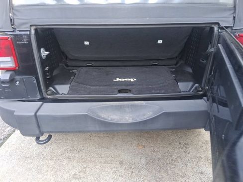 Used 2013 Jeep Wrangler Sport AWD/4WD image 16