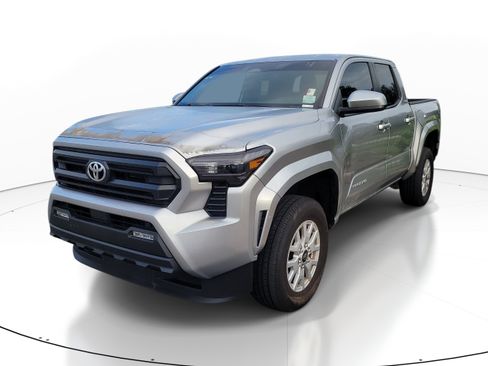 Used 2024 Toyota Tacoma SR5 RWD image 3