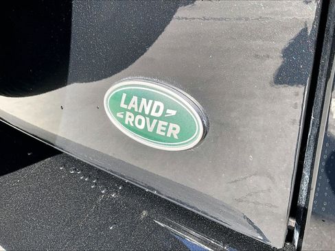 Used 2023 Land Rover Defender 110 V8 image 32
