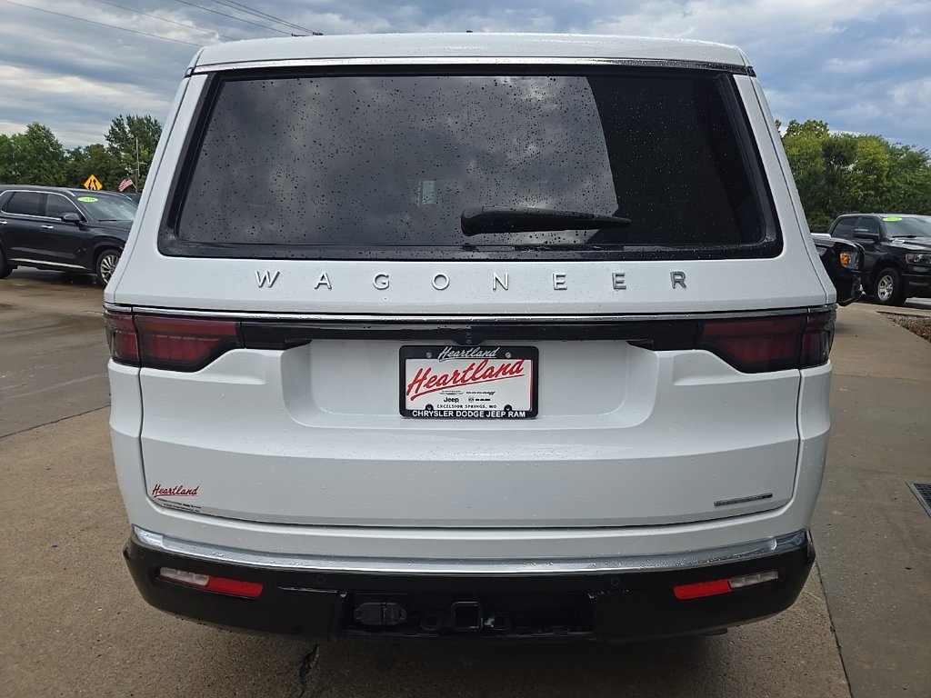 Used 2024 Jeep Wagoneer Series III AWD/4WD image 39