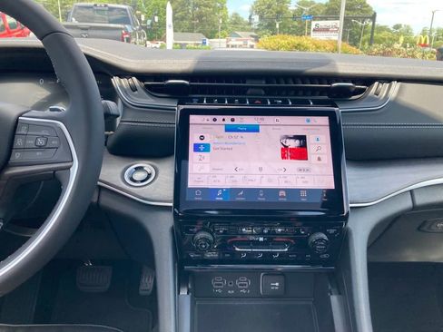 New 2024 Jeep Grand Cherokee Limited 4xe w/ Luxury Tech Group II image 28