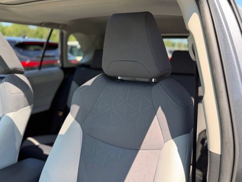 Used 2019 Toyota RAV4 XLE w/ Convenience Package AWD/4WD image 10