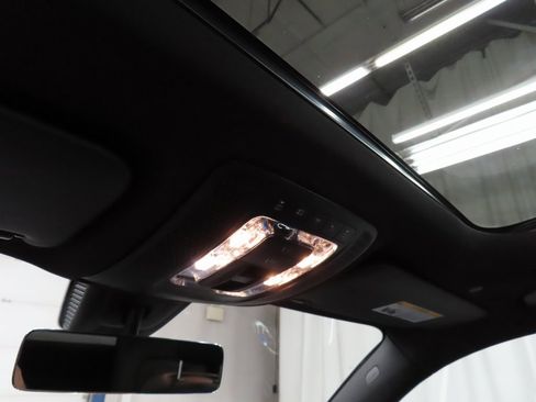 Used 2022 Mercedes-Benz GLB 250 4MATIC image 20