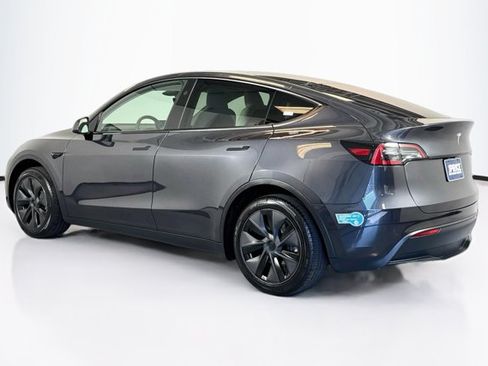 Used 2025 Tesla Model Y Long Range RWD image 7