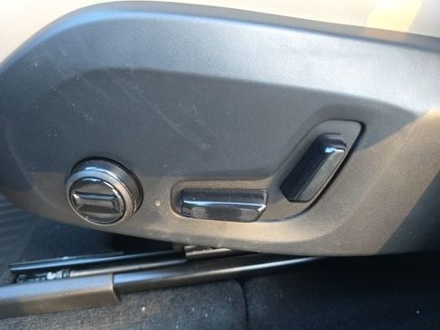 New 2026 Volvo XC60 B5 Plus w/ Climate Package image 28