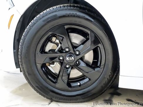 Used 2021 Kia K5 LXS image 12