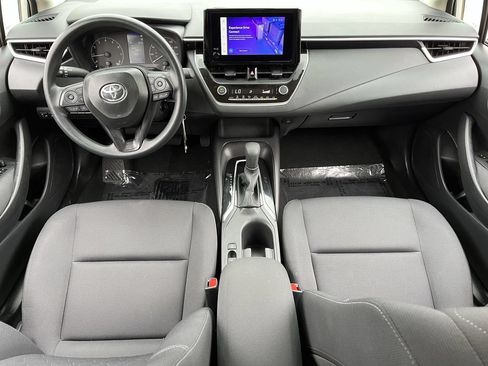 Used 2025 Toyota Corolla LE FWD image 9