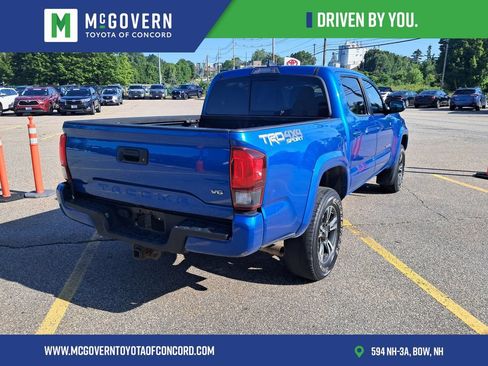 Used 2018 Toyota Tacoma TRD Sport AWD/4WD image 5