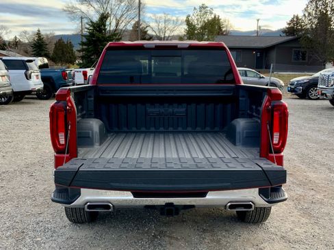 New 2026 GMC Sierra 1500 SLT image 16