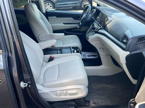 Used 2025 Honda Odyssey EX-L image 16