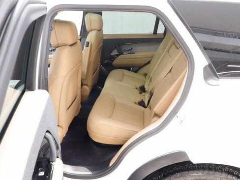 Used 2024 Land Rover Range Rover Sport SE image 14
