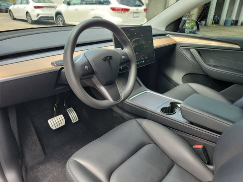 Used 2025 Tesla Model Y Performance AWD/4WD image 15