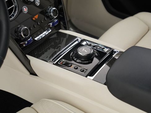 Used 2021 Rolls-Royce Cullinan Black Badge AWD/4WD image 20