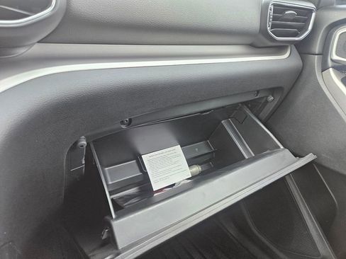 Used 2022 Ford Explorer XLT w/ Equipment Group 202A image 18